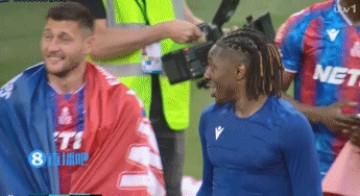 谈球吧体育app下载输在哪？👀水晶宫球员疯狂庆祝，一旁瓜迪奥拉落寞、沉思