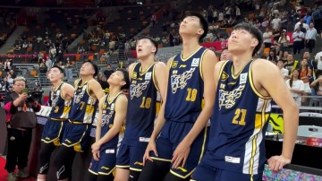 谈球吧广东晒视频感谢球迷：感谢一路以来不离不弃的你们 — 最佳第六人